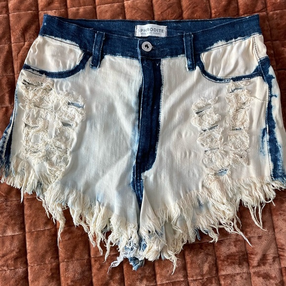 Aphrodite shorts - Picture 1 of 2